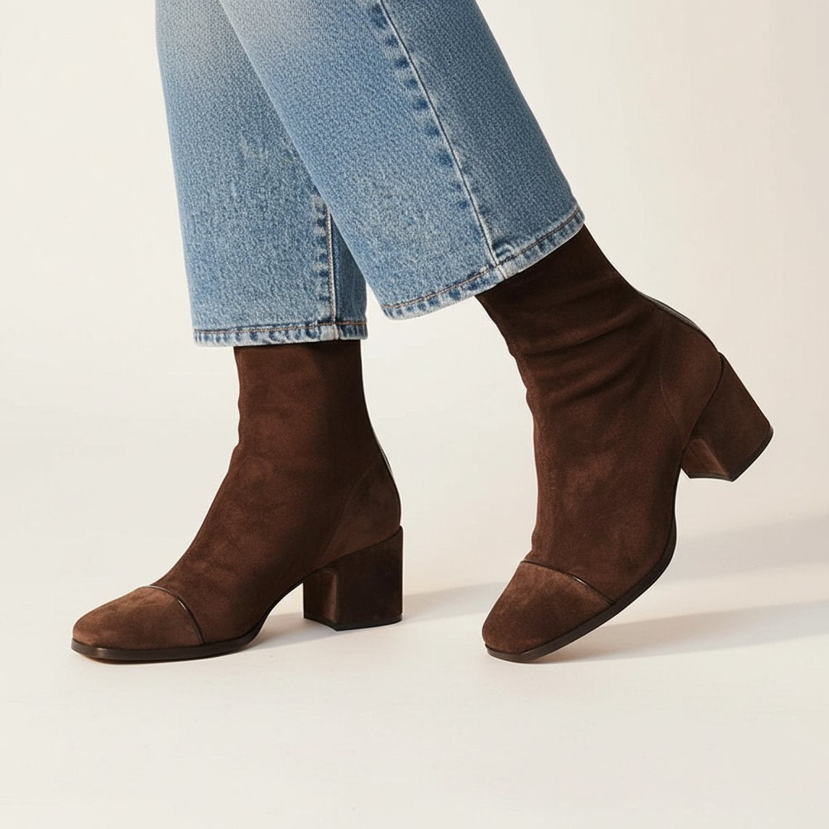 Isabella | Bottines à talon bloc et à bout carré en daim pour femmes — 3
