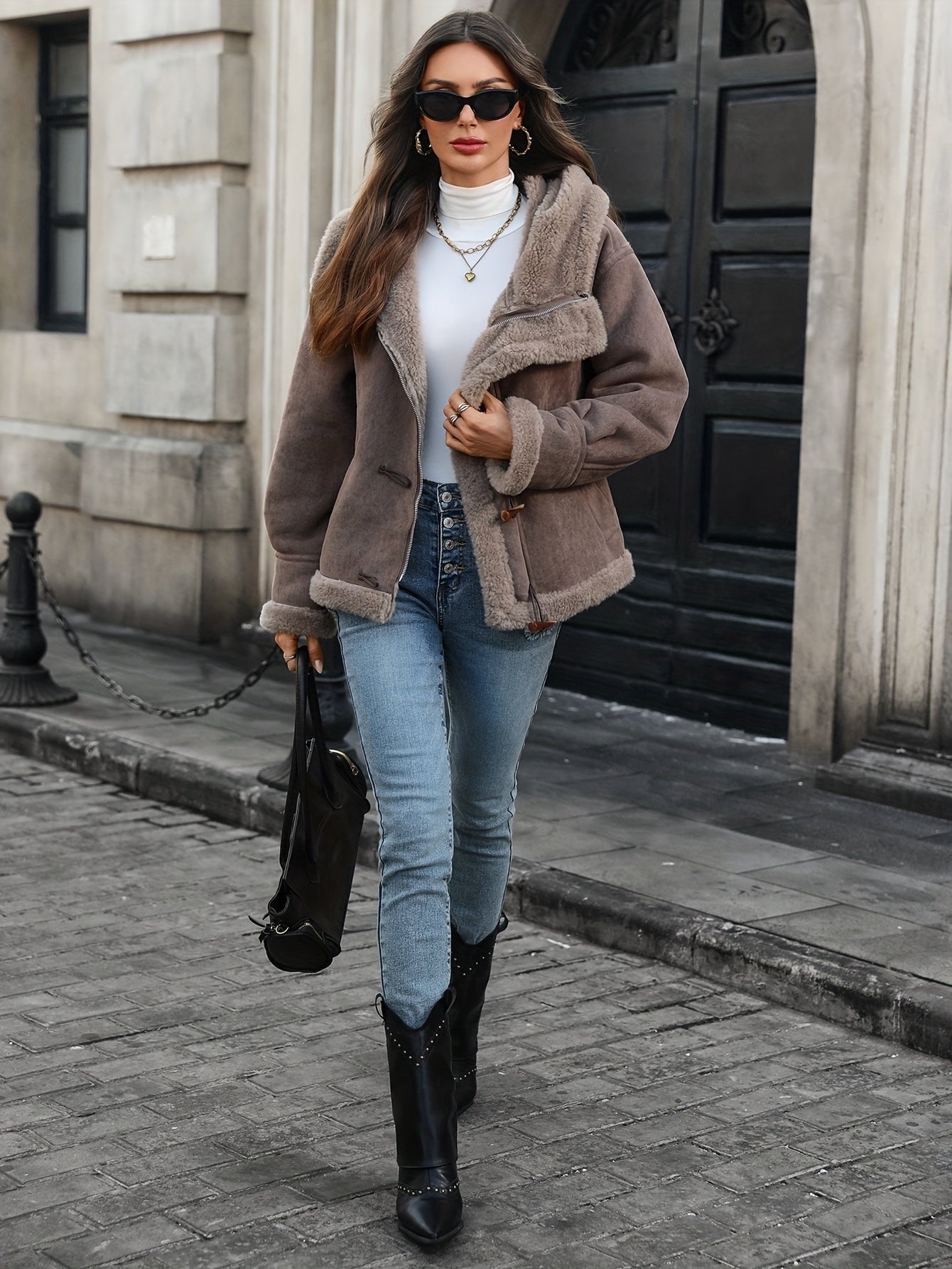Veste d'automne-hiver pour femme, couleur café rétro, à capuche, en similicuir de velours et patchwork, avec poche à bouton, chaude et idéale pour les trajets quotidiens et les sorties. — 4