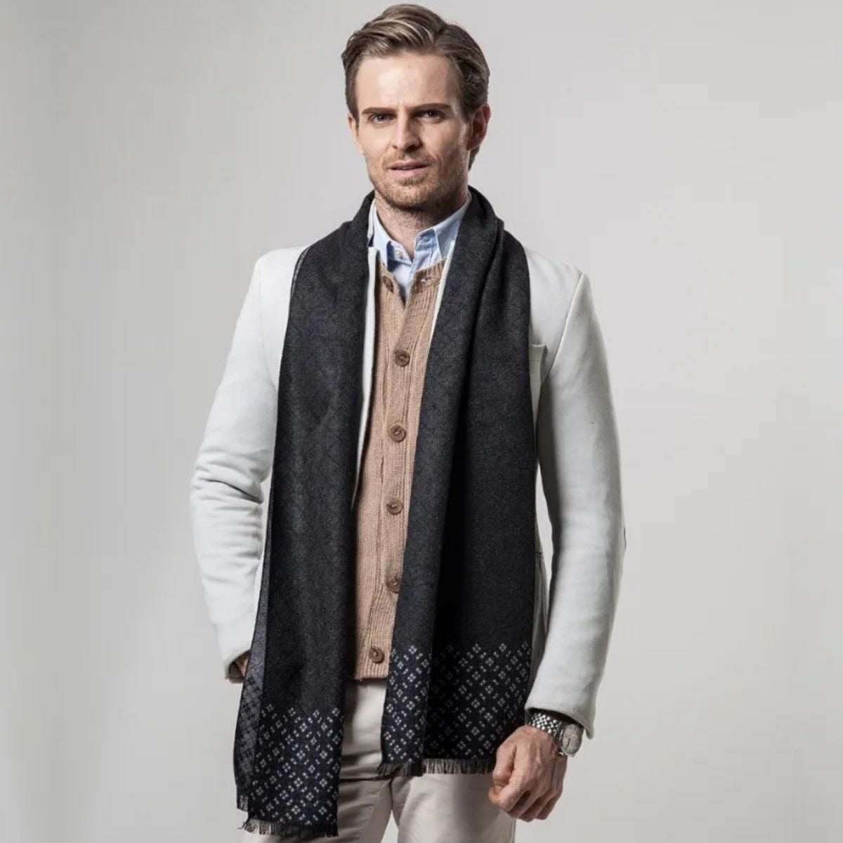 The Champs Élysées Cashmere Merino Scarf for Men - Black — 2