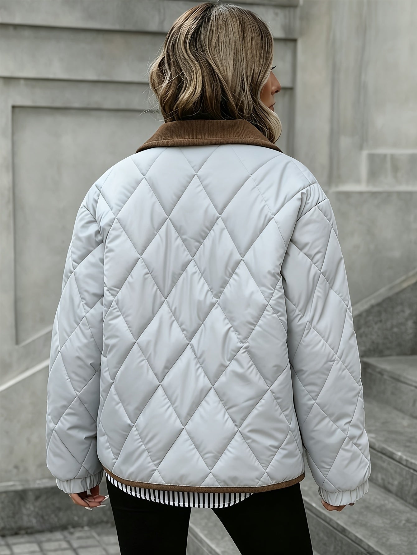 Haut tendance à motif losange pour femme, manteau court matelassé à un seul boutonnage et à col en patchwork pour femme, nouvelle arrivée hiver 2024, liant et ruban de liant, couleur contrastée, vêtement d'extérieur adapté aux petites tailles, manteau mat — 9