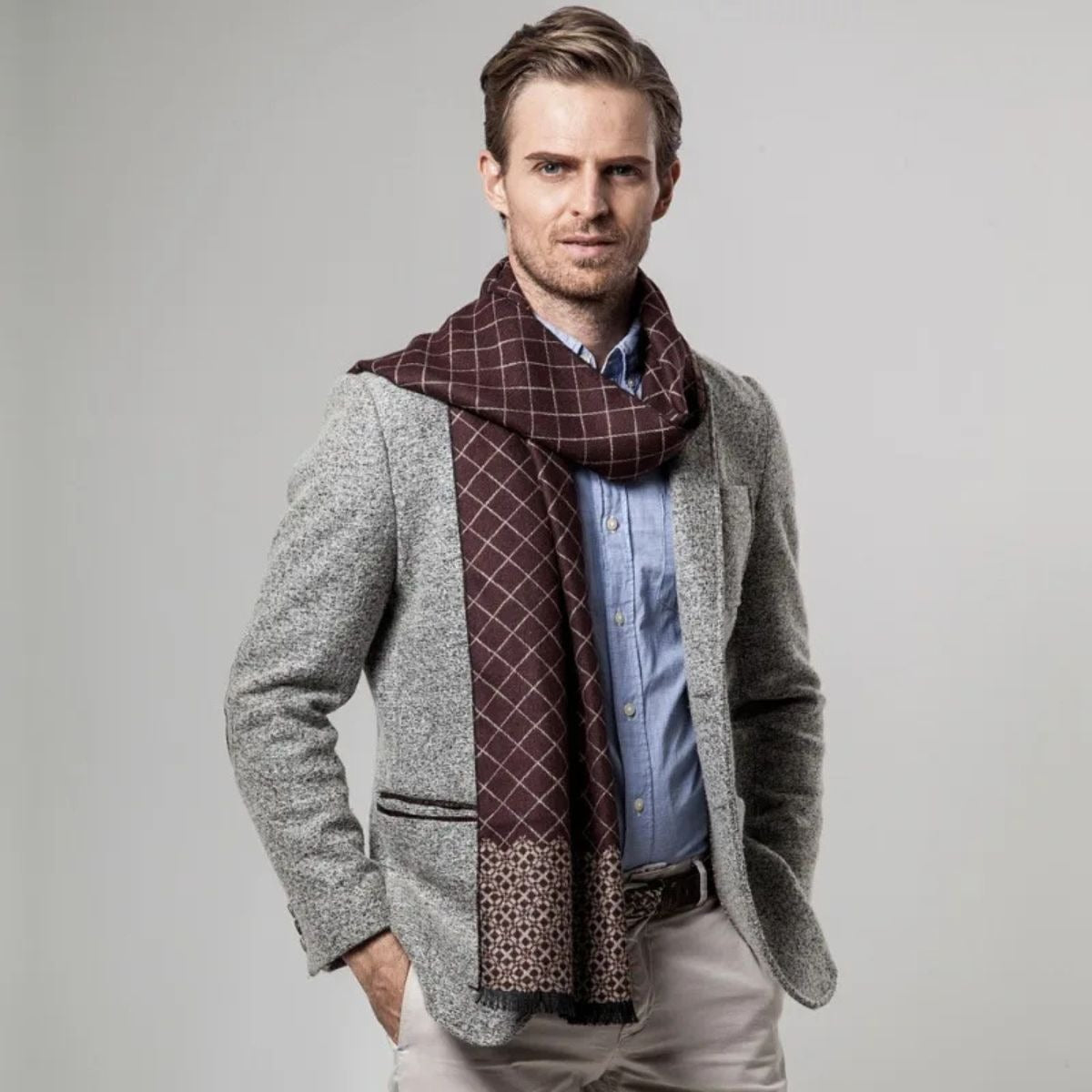 The Champs Élysées Cashmere Merino Scarf for Men - Burgundy — 2