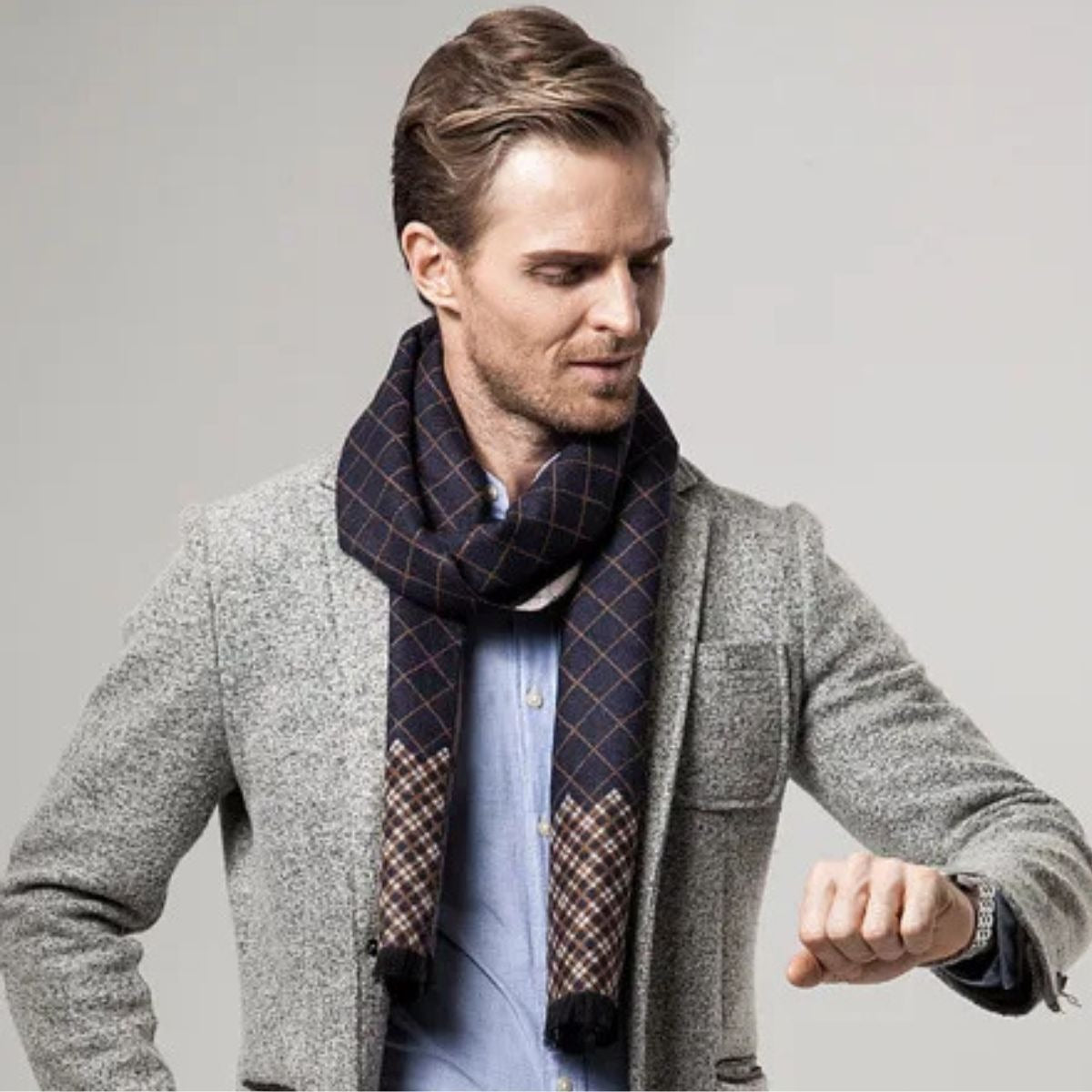 The Champs Élysées Cashmere Merino Scarf for Men - Black — 2