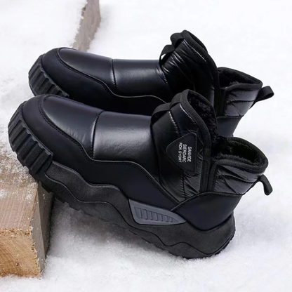 The Ironwood Hill Men’s Insulated Anti Slip Snow Boots — 7