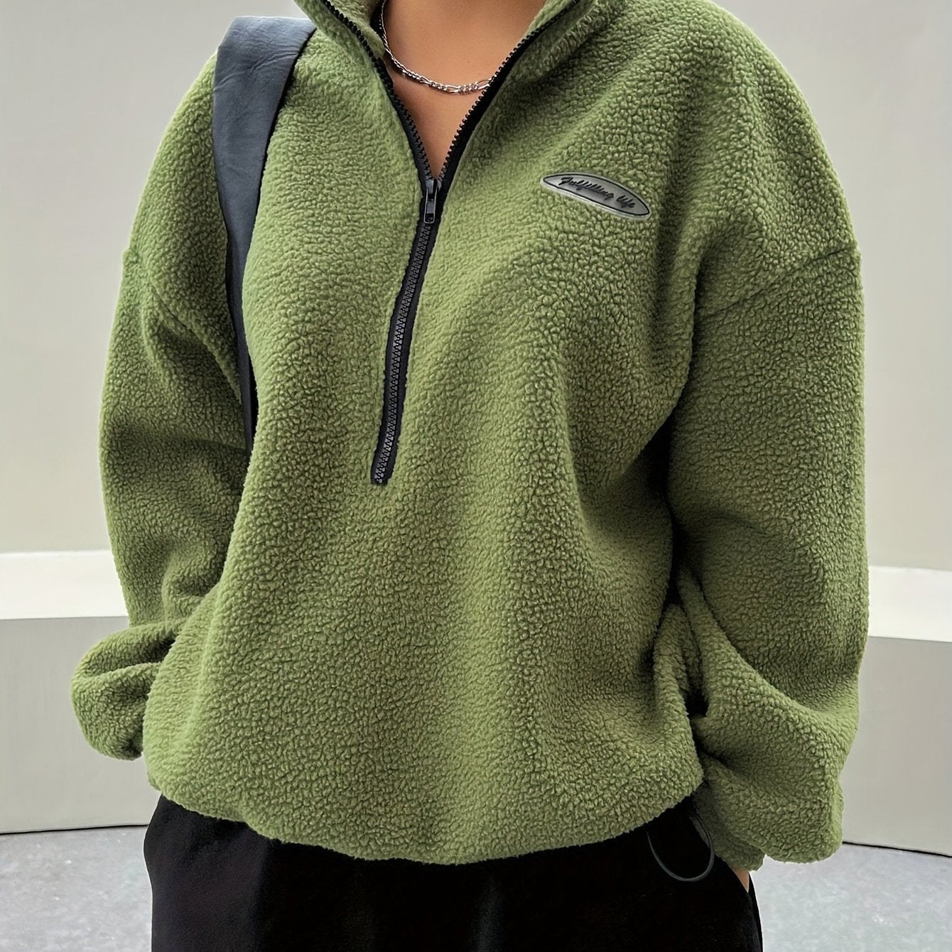 Sweat-shirt en polaire à demi-zip et épaules tombantes avec applique détaillée, le choix parfait pour l'automne et l'hiver des femmes — 10