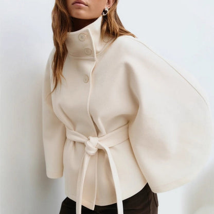 Manteau Cape à Col Haut pour Femme – Manteau d’Hiver Luxe et Élégant — 3