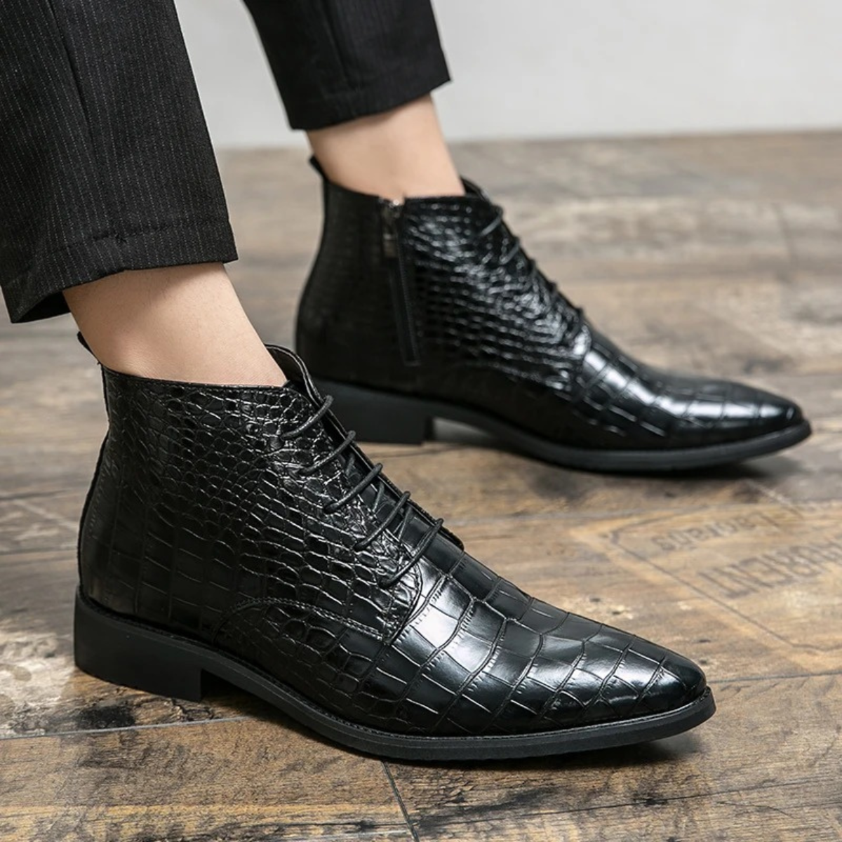 The Stromboli Men’s Crocodile Pattern Leather Ankle Boots - Black — 4