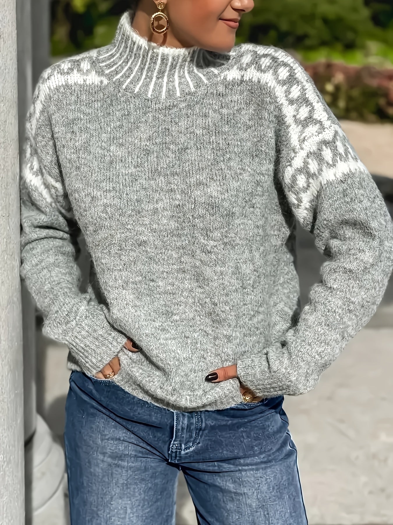 Plein d'ambiance ! Nouveau pull gris demi-col roulé de printemps/automne avec motif jacquard, doux et sophistiqué — 1
