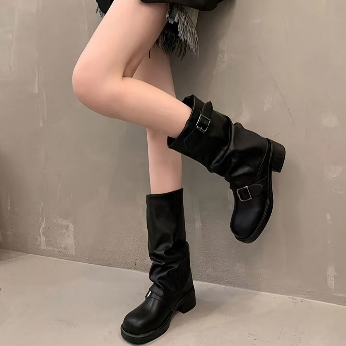 Bottes de mode noires pour femmes, nouvelles bottes à boucle, style européen et américain, talon épais et chunky, semelle épaisse, bottes western légères à pile, bottes plissées, bottes de moto rétro neuves pour femmes, chaussures pour femmes élégantes, c — 5