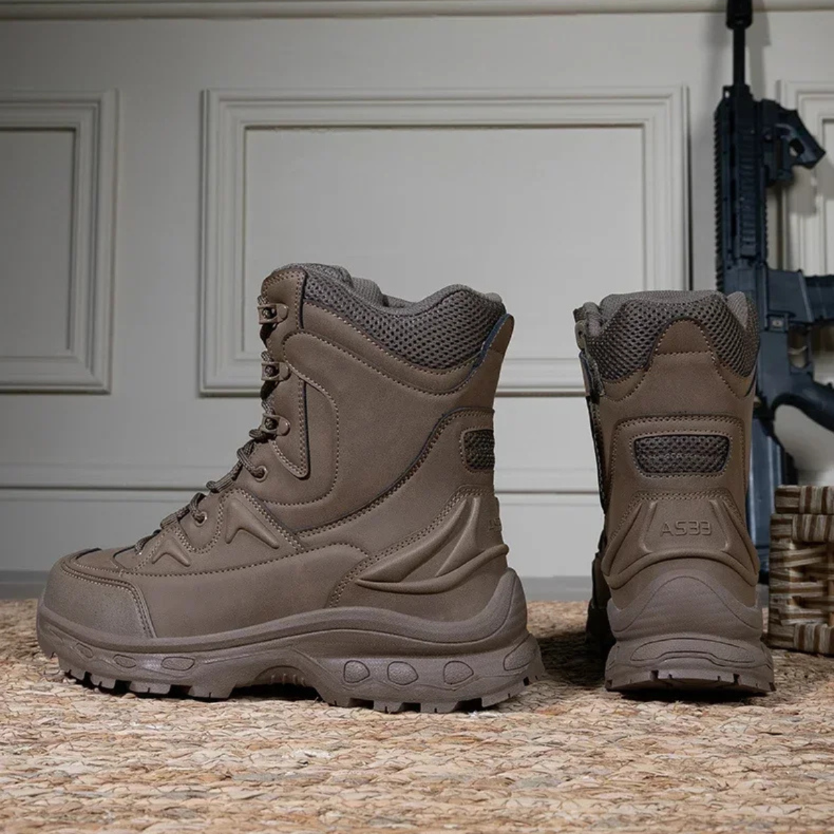 The Windmill Ridge Men’s Durable Tactical Waterproof Snow Boots — 10