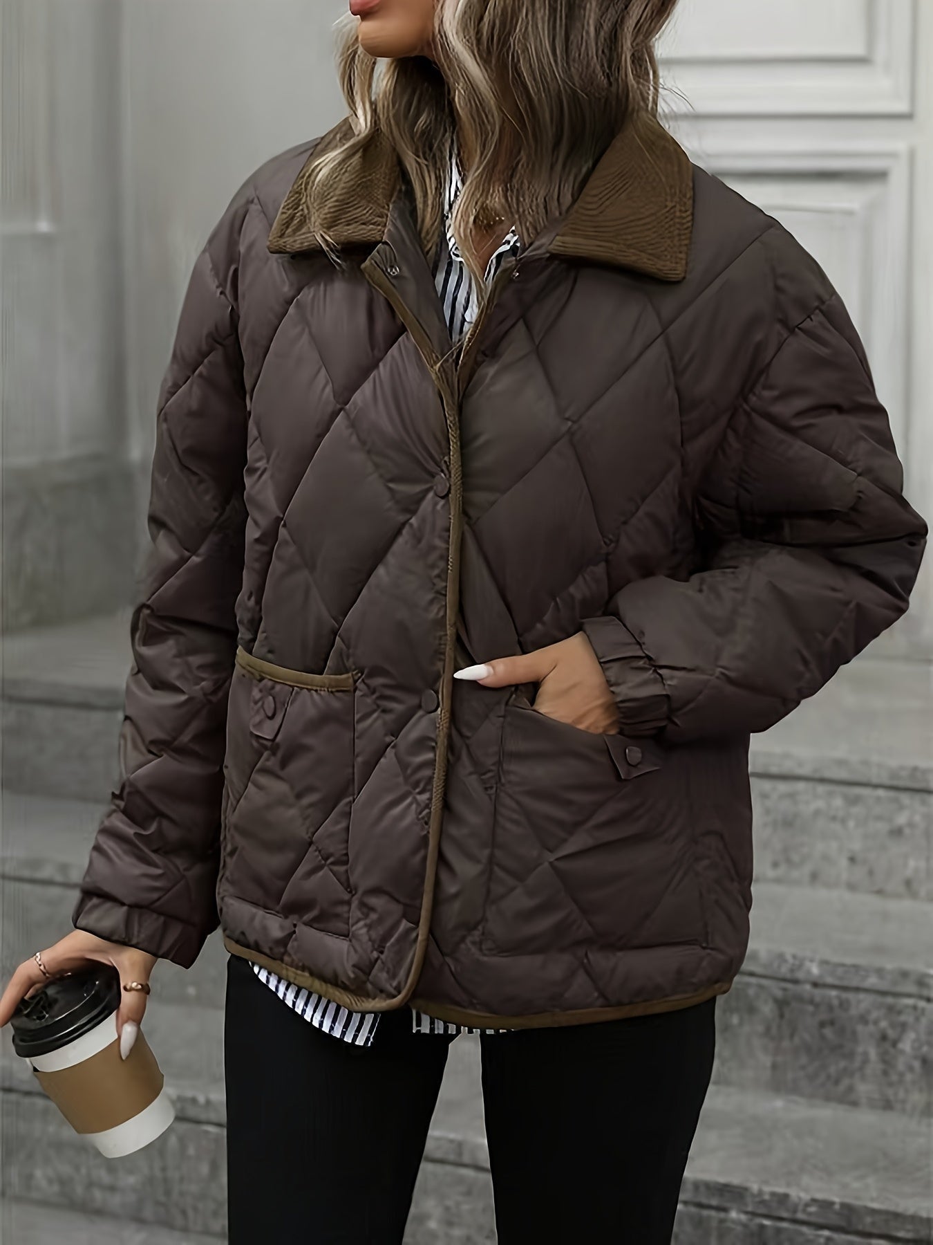 Haut tendance à motif losange pour femme, manteau court matelassé à un seul boutonnage et à col en patchwork pour femme, nouvelle arrivée hiver 2024, liant et ruban de liant, couleur contrastée, vêtement d'extérieur adapté aux petites tailles, manteau mat — 4