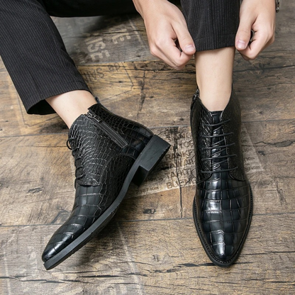 The Stromboli Men’s Crocodile Pattern Leather Ankle Boots - Black — 7