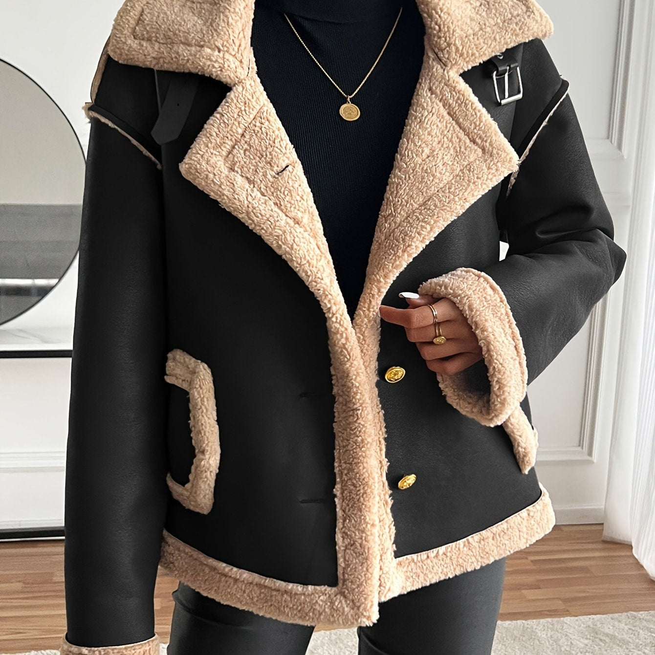 Veste de moto élégante pour femme avec doublure en fausse fourrure - Design bicolore marron et beige avec boutons dorés, poches et bretelles ajustables, parfaite pour l'automne/hiver, veste d'hiver | Tenue d'hiver élégante | Veste doublée en fausse fourru — 12