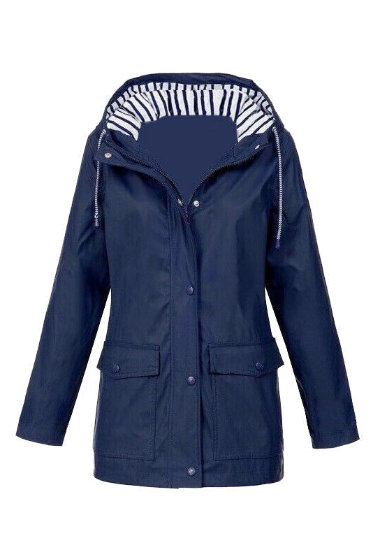 Susana | Chaqueta impermeable con capucha y bolsillos — 11