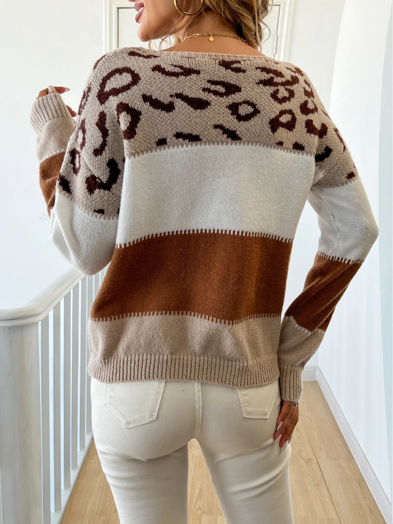 Suéter de Tricô com Estampa de Leopardo e Contraste para Outono e Inverno — 2