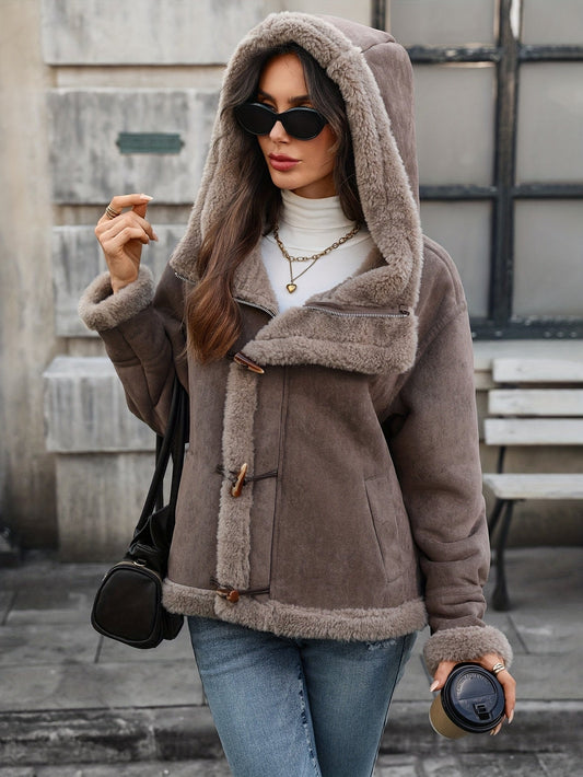 Veste d'automne-hiver pour femme, couleur café rétro, à capuche, en similicuir de velours et patchwork, avec poche à bouton, chaude et idéale pour les trajets quotidiens et les sorties. — 1
