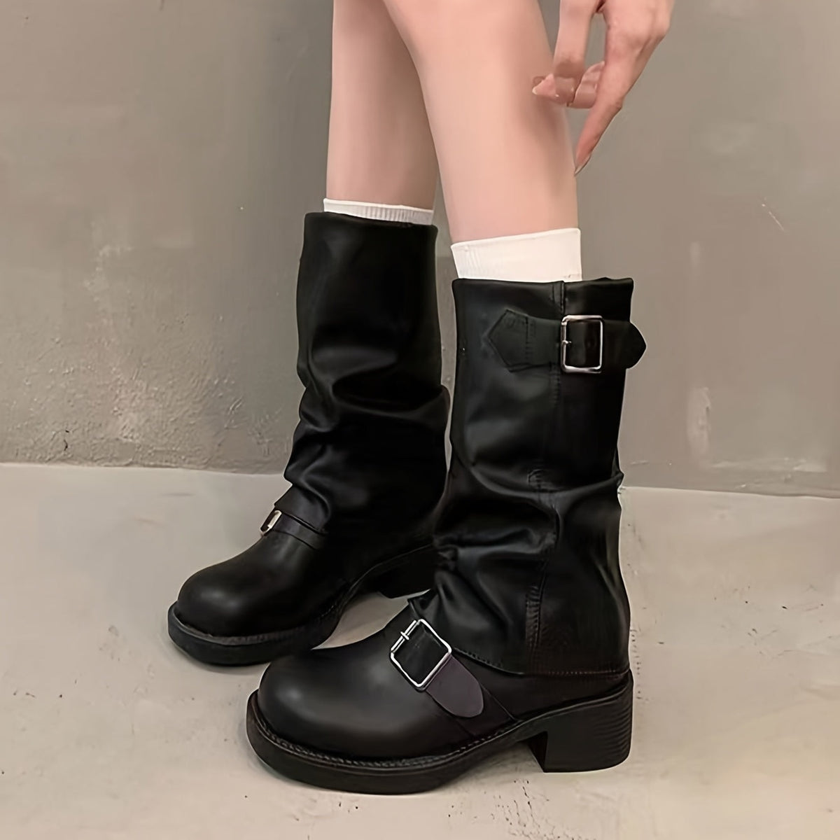 Bottes de mode noires pour femmes, nouvelles bottes à boucle, style européen et américain, talon épais et chunky, semelle épaisse, bottes western légères à pile, bottes plissées, bottes de moto rétro neuves pour femmes, chaussures pour femmes élégantes, c — 3