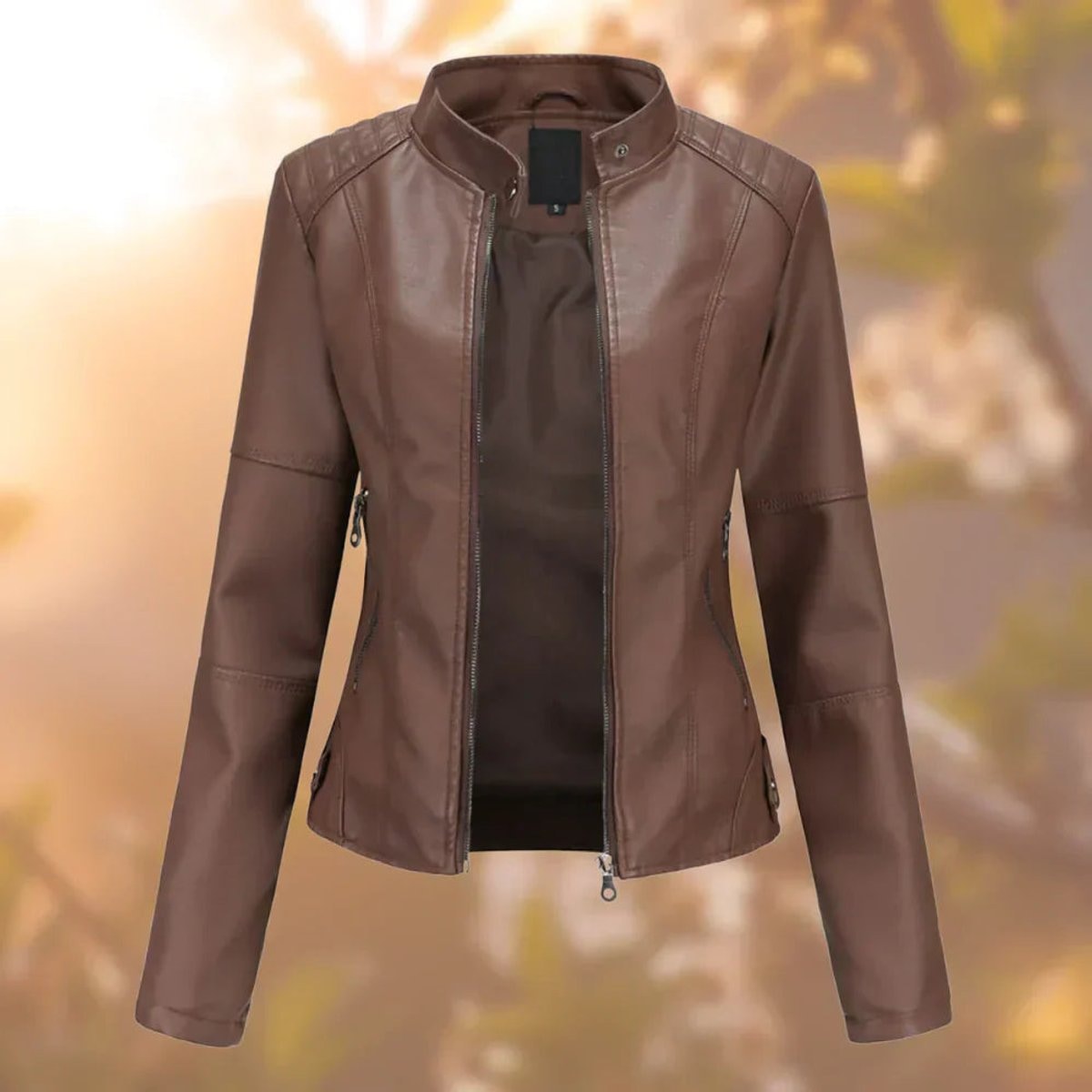 Abril | Chaqueta biker para mujer de polipiel con cremallera — 2