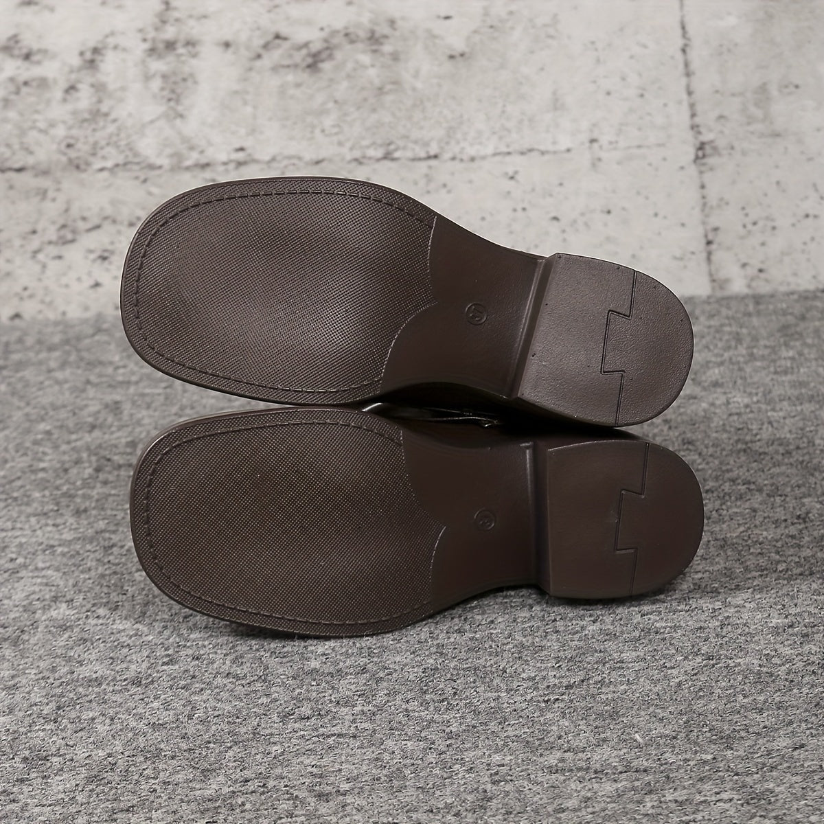 Bottes de mode noires pour femmes, nouvelles bottes à boucle, style européen et américain, talon épais et chunky, semelle épaisse, bottes western légères à pile, bottes plissées, bottes de moto rétro neuves pour femmes, chaussures pour femmes élégantes, c — 8