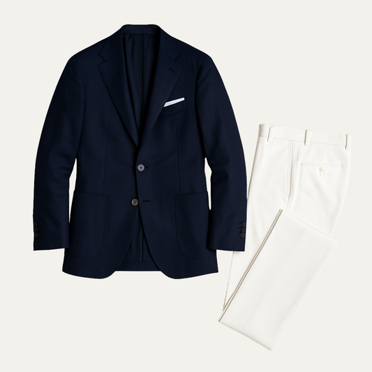 Le Costume Deux Pièces pour Homme de Viareggio – Veste à Revers Notch Simple Boutonnée avec Pantalons Blancs — 1