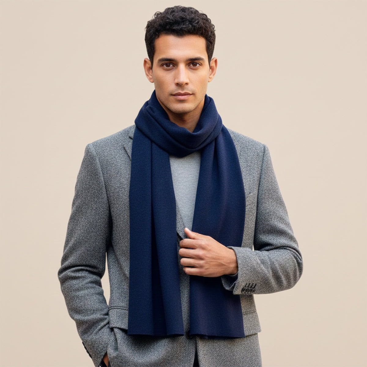 The Montmartre Cashmere Merino Scarf for Men - Navy Blue — 2